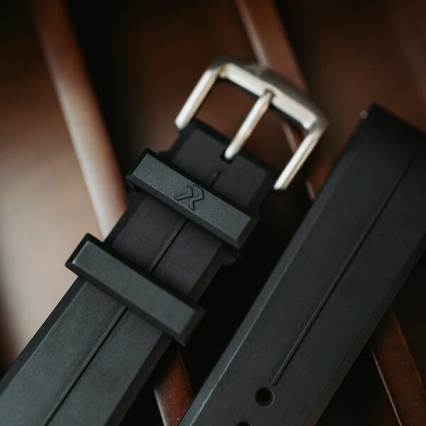 RZE HexaFlex Kautschuk-Uhrenarmband - Holzkohle-Schwarz – Bild 4